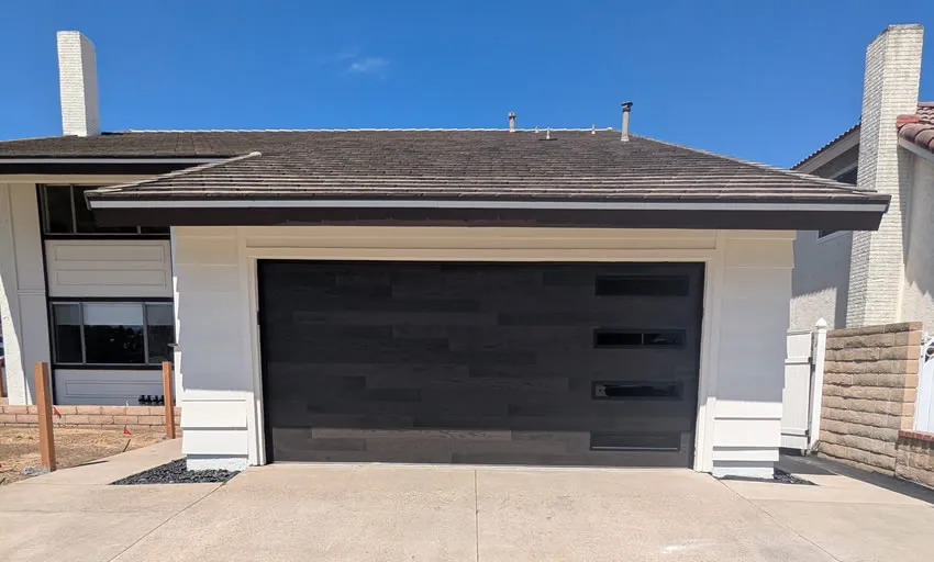 la-mirada-door-garage
